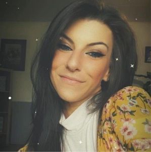 Meet your Posher, Brittney